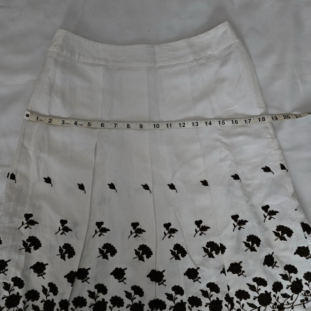 Ann Taylor Women's White/Black Floral Embroidered Pleated A-Line Skirt Size‎ 4 - Picture 10 of 11